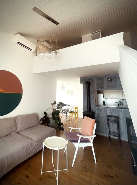 Kitchen or kitchenette, Living room, Seating area, Dining area, air conditioner