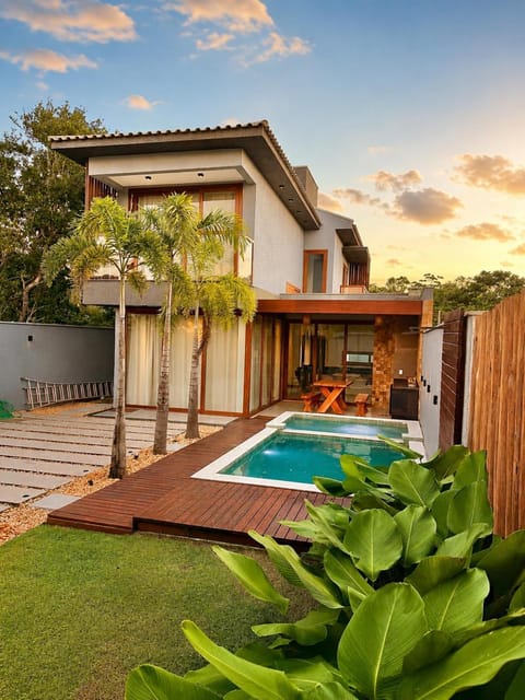 Shower, Facade/entrance, BBQ facilities, Swimming pool