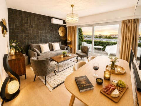 Patio, Living room, Seating area, Dining area, City view, heating, internet, air conditioner