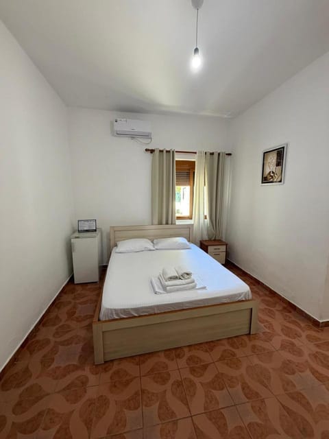 Bed, Bedroom, towels, air conditioner