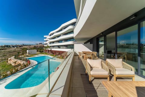 Day, View (from property/room), Pool view, Swimming pool, sunbed
