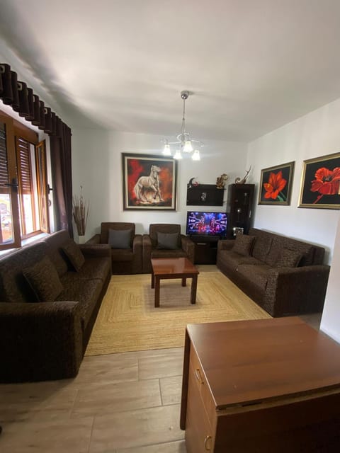 Living room, Seating area, Evening entertainment