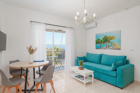TV and multimedia, Seating area, Dining area, Mountain view, Sea view