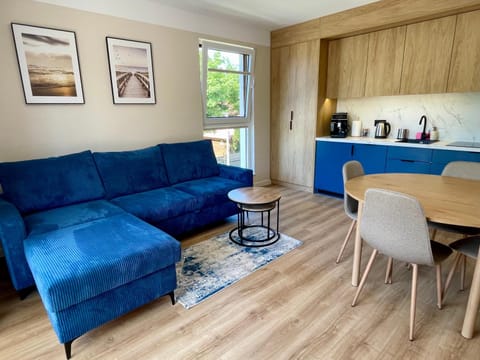 Coffee/tea facilities, View (from property/room), Kitchen or kitchenette, Living room, Seating area, Dining area