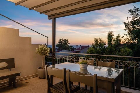 View (from property/room), Balcony/Terrace
