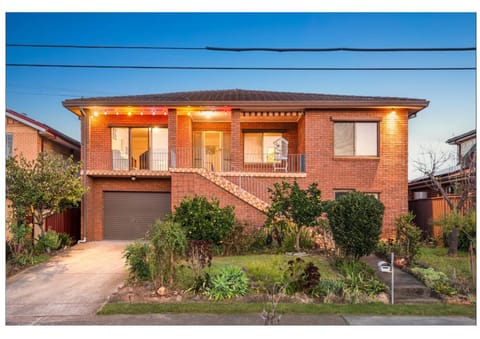 Property building, Garden, Garden view, Street view