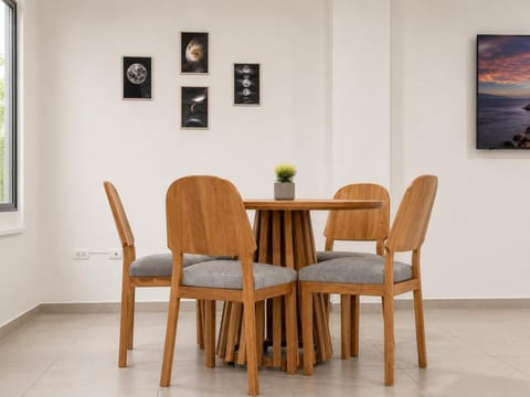 Seating area, Dining area