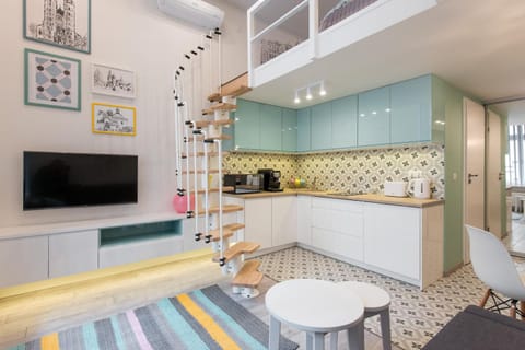 Kitchen or kitchenette, Photo of the whole room, Dining area