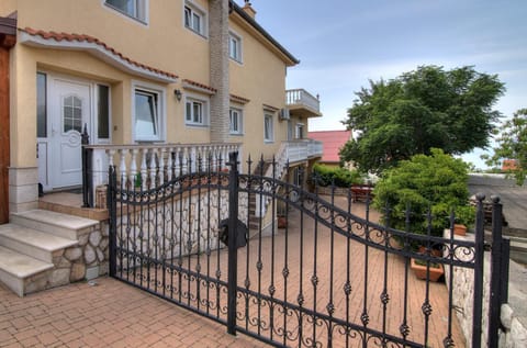 Property building, Area and facilities