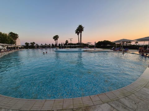 Day, People, Natural landscape, Pool view, Swimming pool, Sunrise, Sunset, group of guests, sunbed