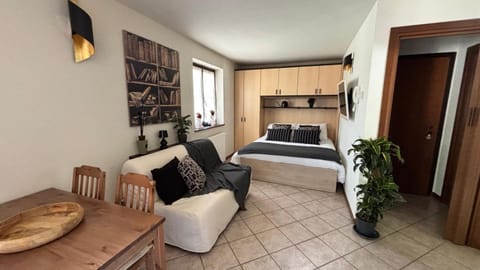 Living room, Photo of the whole room, Dining area
