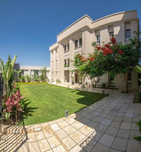 Property building, Day, Garden