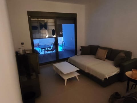 Bed, TV and multimedia, Living room, Swimming pool