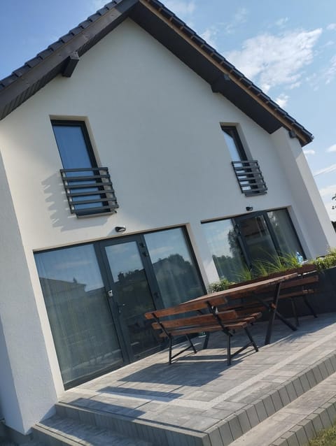 Property building, View (from property/room), Balcony/Terrace