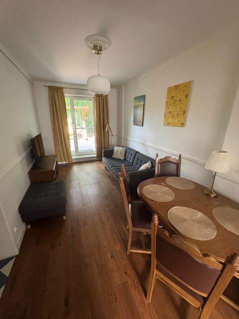 Living room, Photo of the whole room, Seating area, Dining area
