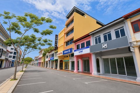 Facade/entrance