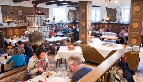 Restaurant/places to eat, Restaurant/places to eat