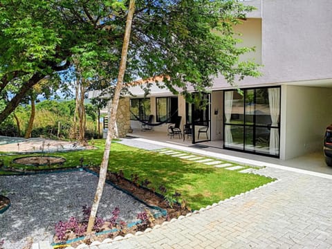 Garden, Balcony/Terrace