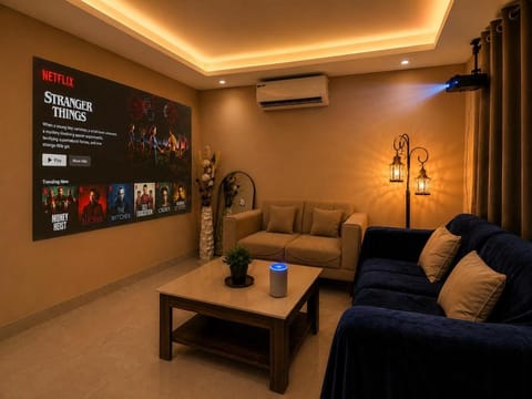 TV and multimedia, Seating area, Evening entertainment