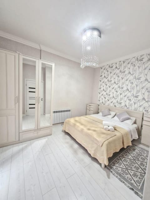 Bed, Photo of the whole room, Bedroom, internet, towels, wardrobe