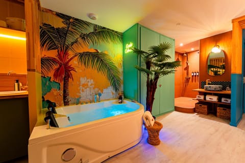 Hot Tub, Bathroom, Bath