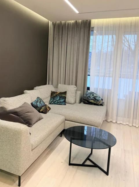 Bed, Living room, Photo of the whole room, Seating area, Bedroom