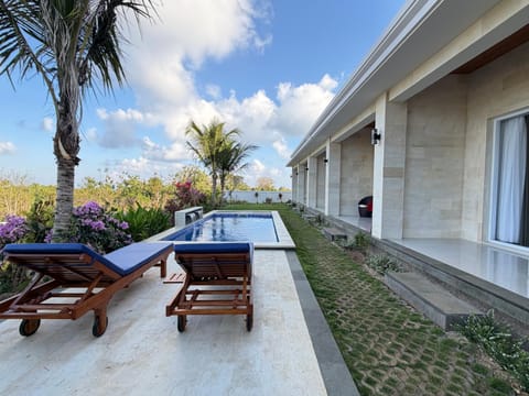 Property building, Day, Natural landscape, Garden, View (from property/room), Garden view, Pool view, Swimming pool, sunbed