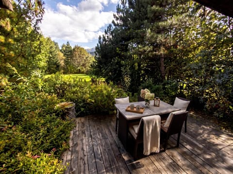 Patio, Spring, Day, Natural landscape, Garden, Dining area, Garden view