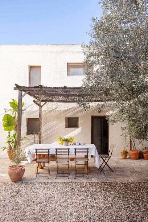 Patio, Facade/entrance, Dining area