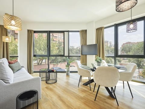 Living room, Seating area, Dining area