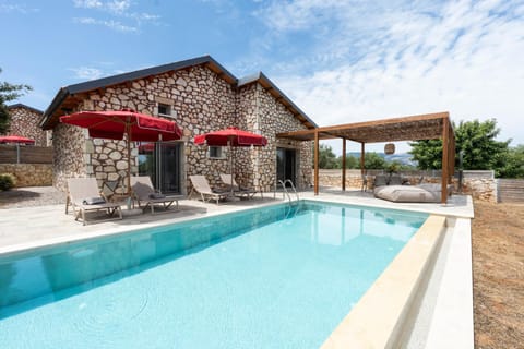 Property building, Pool view, Swimming pool, sunbed