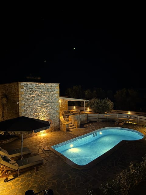 Night, Pool view, Swimming pool, sunbed
