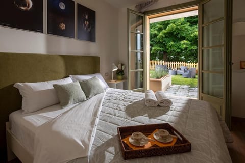 Patio, Bed, Living room, Photo of the whole room, Seating area, Bedroom, Garden view, towels