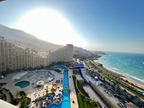 Nearby landmark, Bird's eye view, Beach, City view, Mountain view, Sea view, sunbed