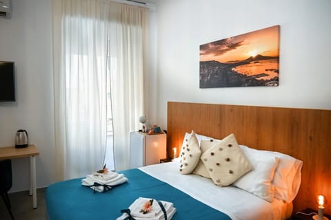 Bed, Coffee/tea facilities, Balcony/Terrace, Decorative detail, Bedroom, towels