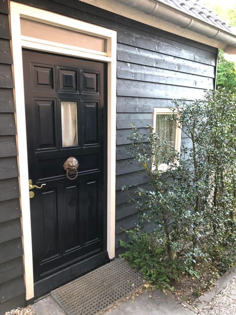 Cozy Cottage Bed and Breakfast in Utrecht