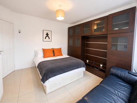 Bed, Photo of the whole room, Bedroom, wardrobe