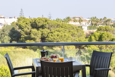 Day, Natural landscape, View (from property/room), Balcony/Terrace, Balcony/Terrace, Dining area