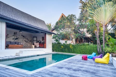 Swimming pool, Swimming pool