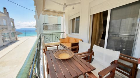 Property building, Patio, View (from property/room), Balcony/Terrace, Dining area, Sea view