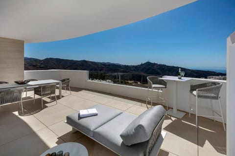 Balcony/Terrace, Mountain view, sunbed