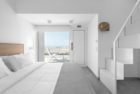 Bed, View (from property/room), Balcony/Terrace, Photo of the whole room