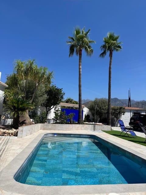 Garden, Swimming pool, Swimming pool