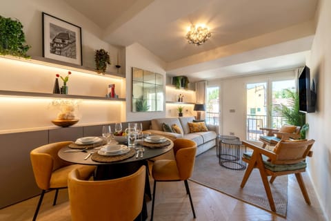 TV and multimedia, Living room, Dining area