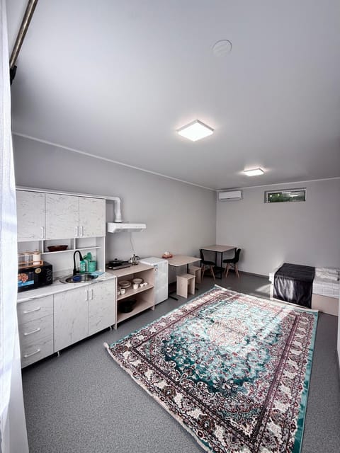 Bed, Kitchen or kitchenette, Photo of the whole room, Bedroom, minibar