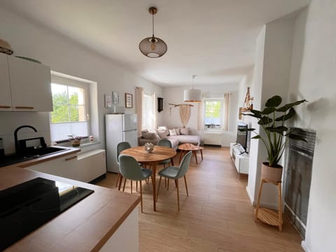 Kitchen or kitchenette, Living room, Dining area
