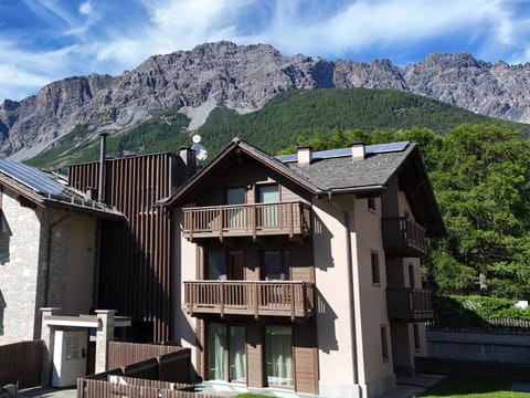 Property building, Bird's eye view, View (from property/room), View (from property/room), Mountain view, Mountain view