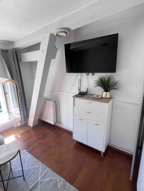 Communal lounge/ TV room, TV and multimedia, Evening entertainment