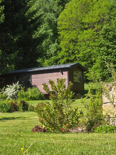 Property building, Natural landscape, Garden