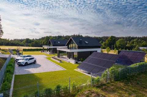 Property building, Spring, Garden view, Location
